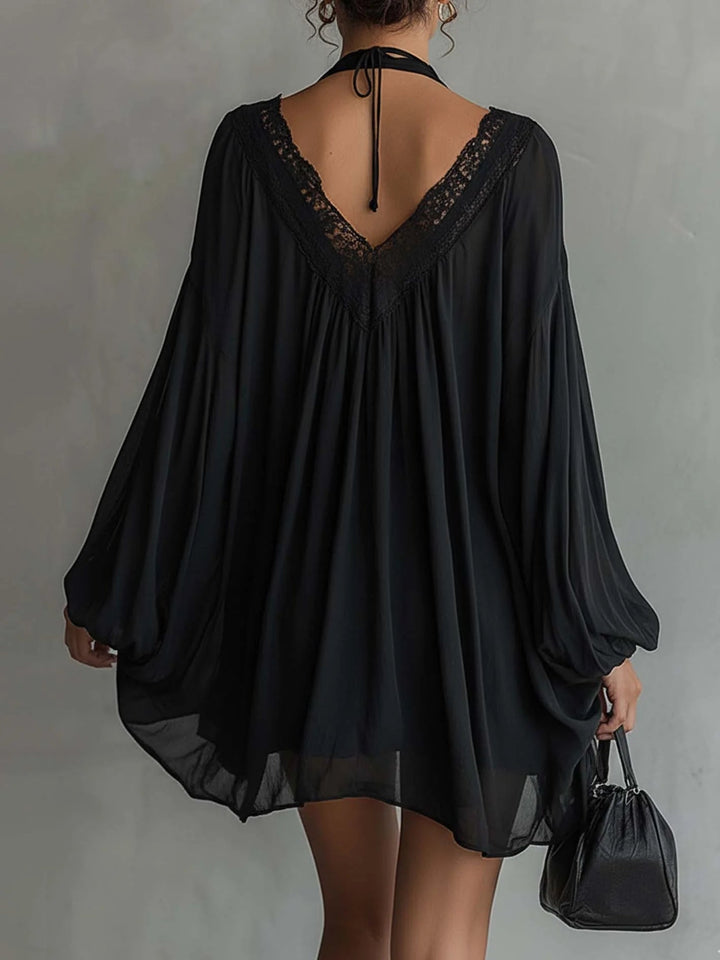 Laura - Vestido Mini em Chiffon Preto com Decote de Renda para Mulher