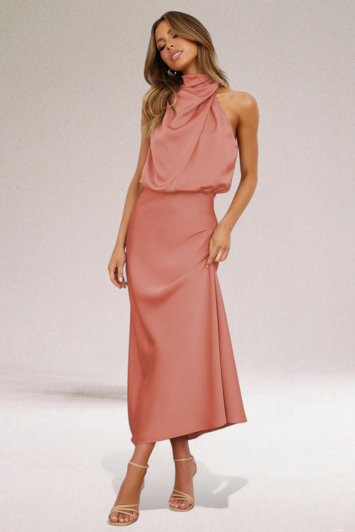 María | Vestido Halter Satén Elegante