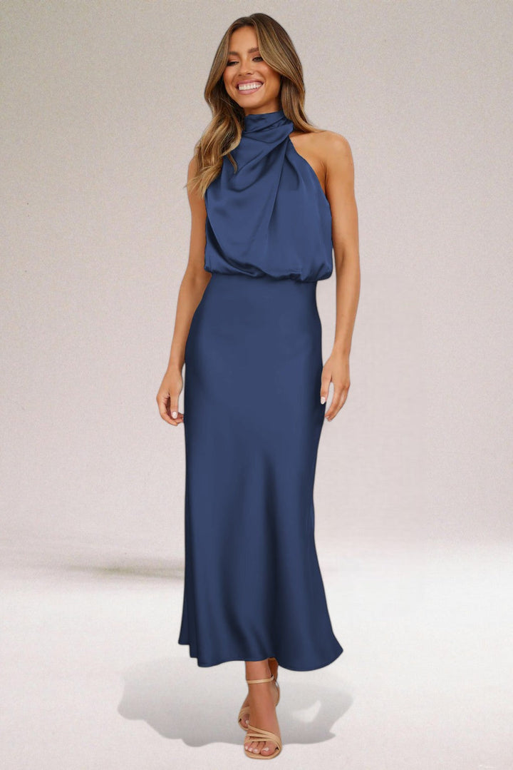 María | Vestido Halter Satén Elegante