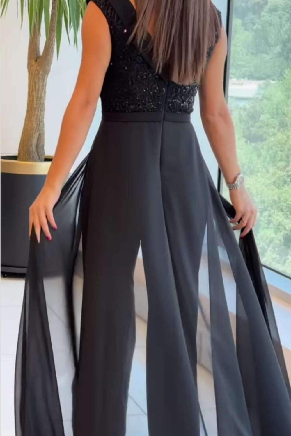 Louna™ | Macacão elegante sem mangas