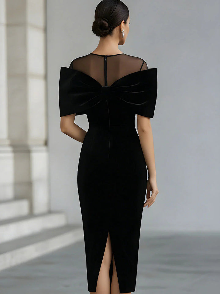 Regina ❘ Vestido Midi em Veludo Preto Dramático com Laço