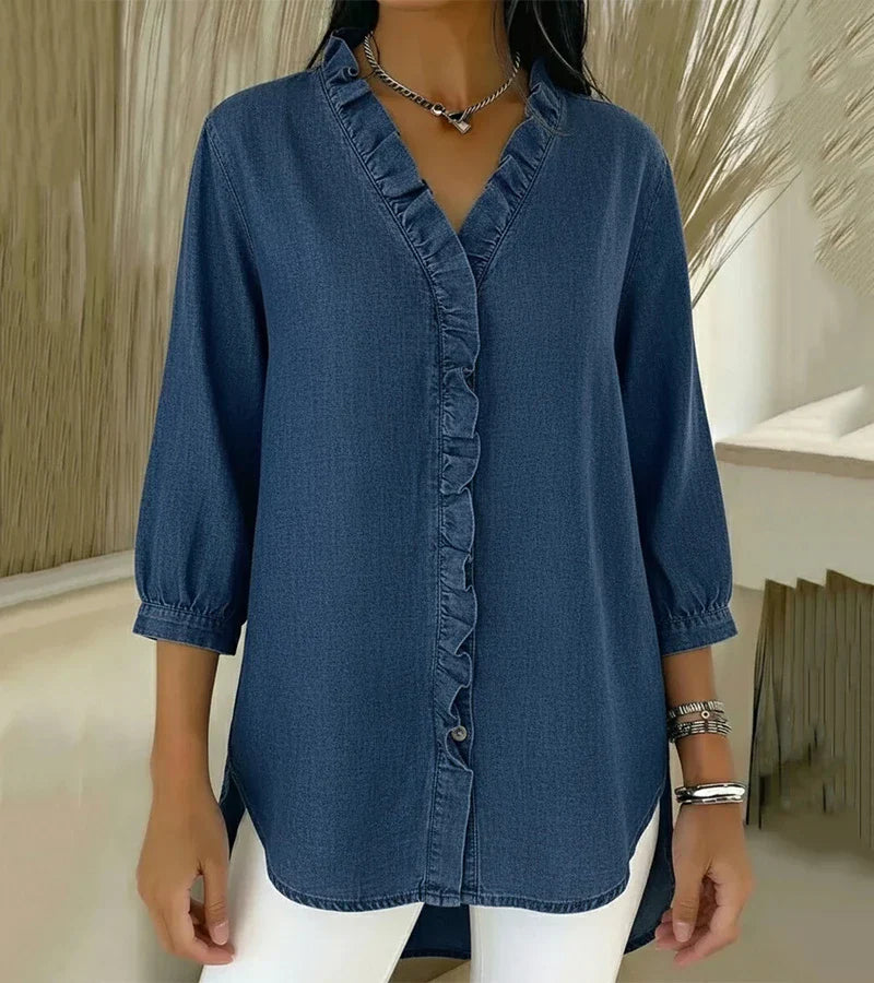 Adele | Blusa em denim fluido com decote em V e volante