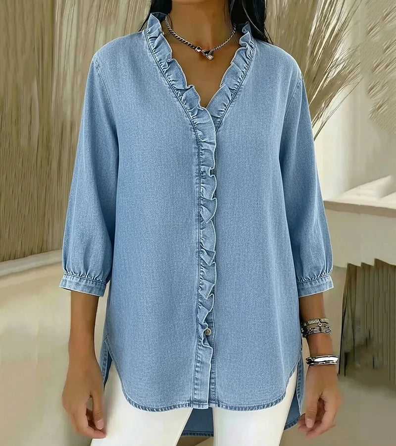 Adele | Blusa em denim fluido com decote em V e volante