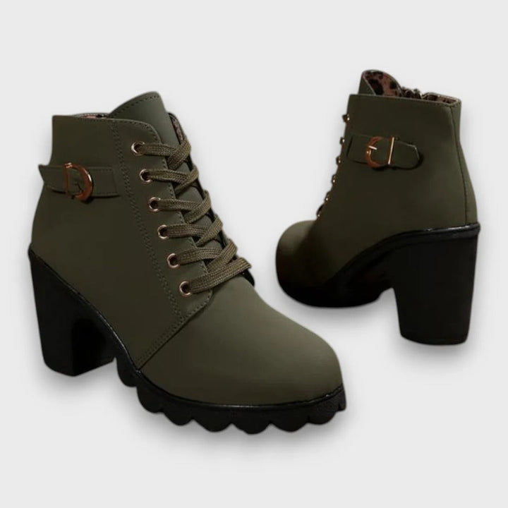 Lorena™| Botins em Imitação de Couro | Edição Premium
