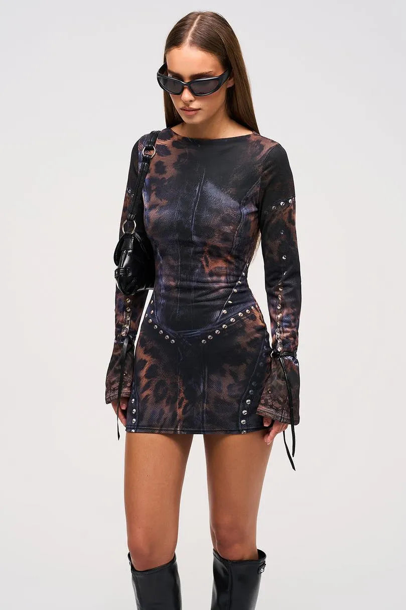 Chiara – Mini vestido em rede com estampa de leopardo
