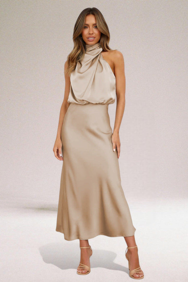 María | Vestido Halter Satén Elegante