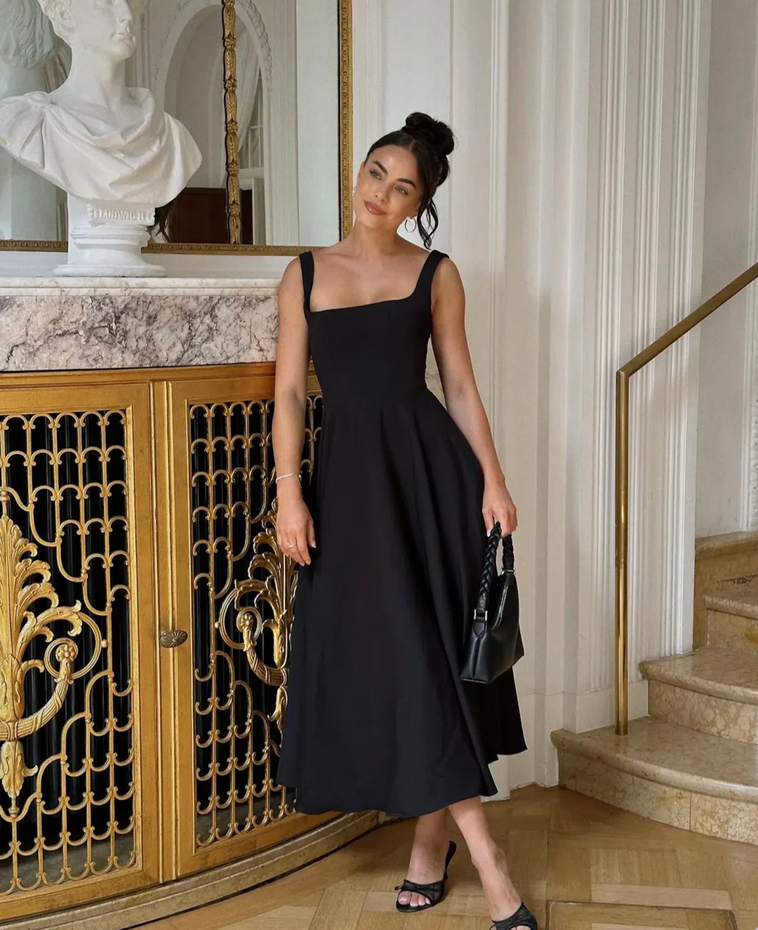 NOMI™ | Vestido midi com decote quadrado