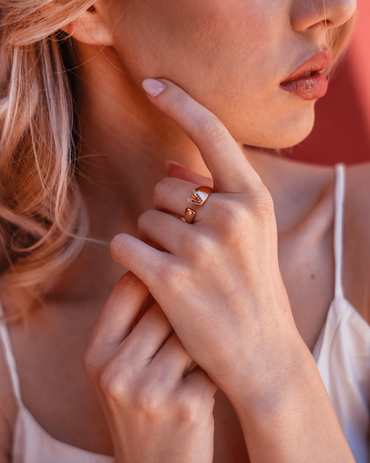 Alba | Anillo de Oro con Inicial