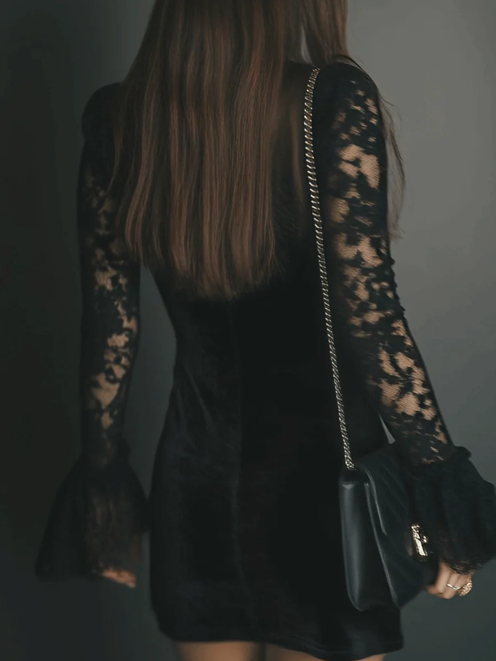 Lunori™ | Vestido mini em veludo e renda Luna