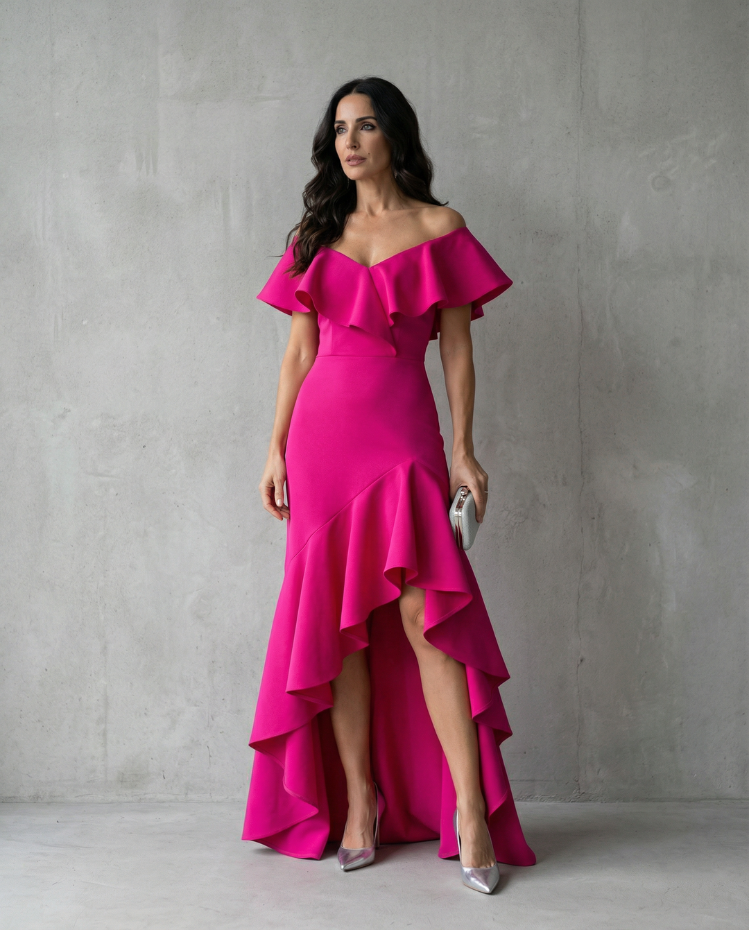Isabel · Vestido elegante de Mulher com volantes e decote em V