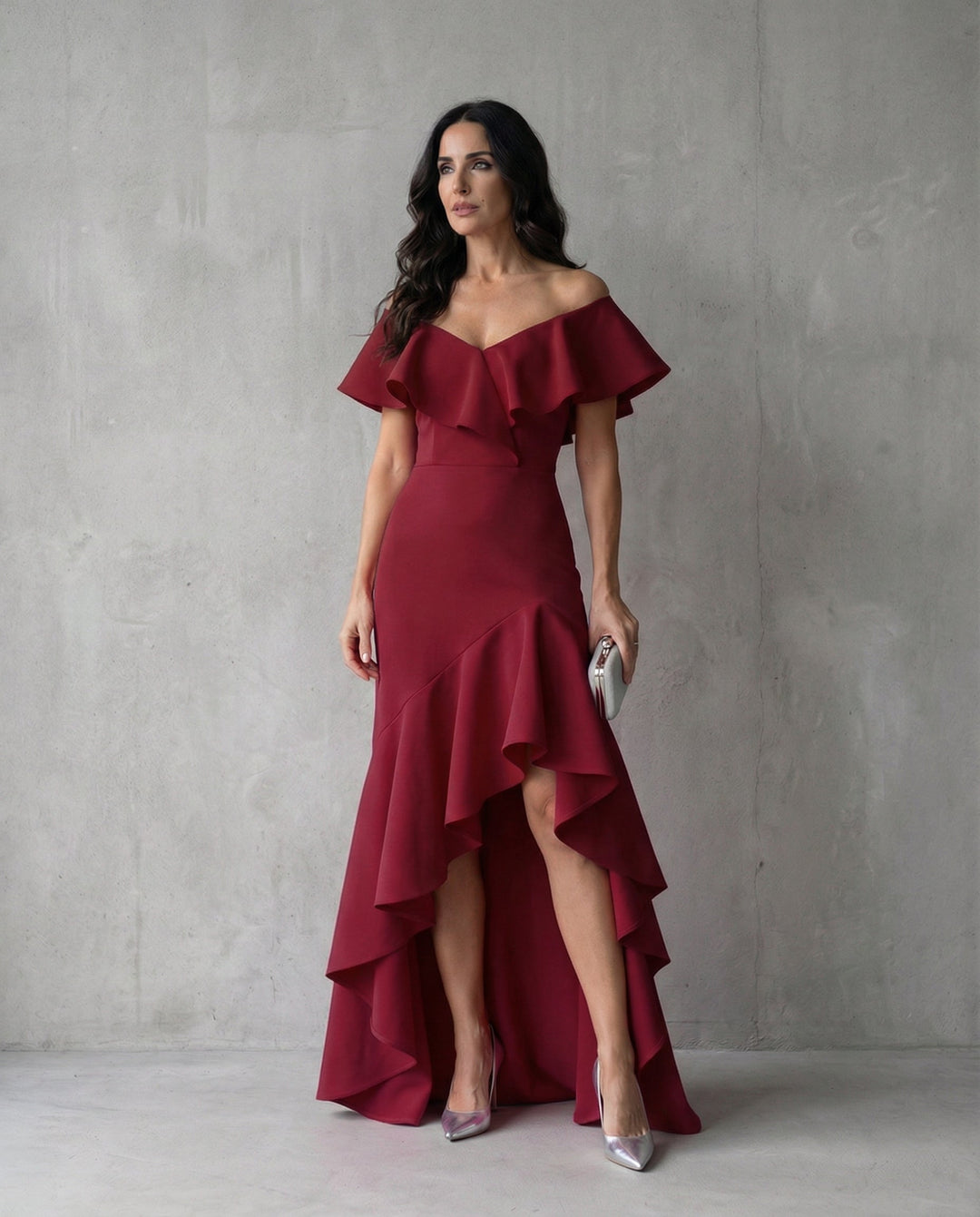 Isabel · Vestido elegante de Mulher com volantes e decote em V